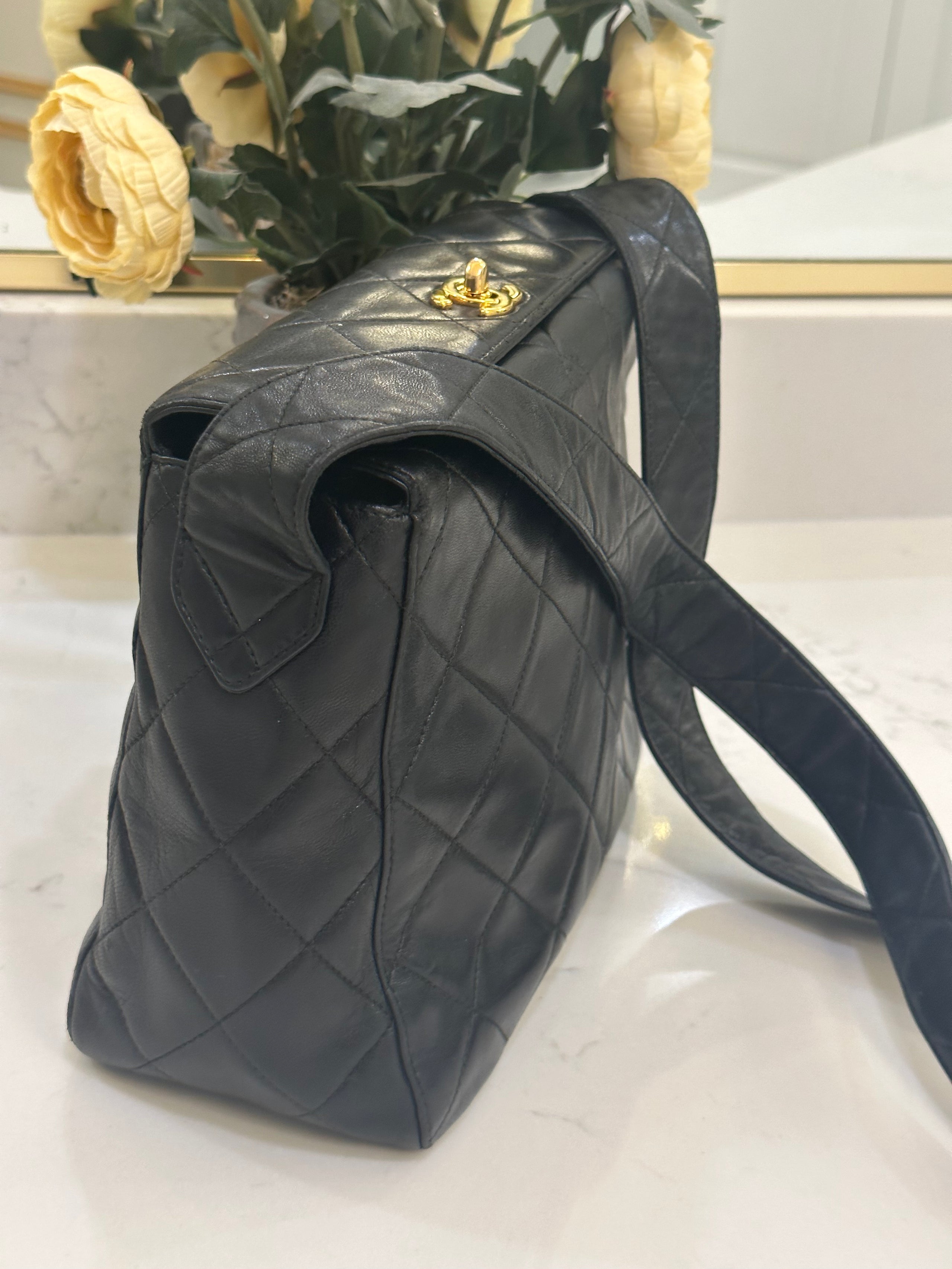 Chanel vintage quilted shoulder bag clearance